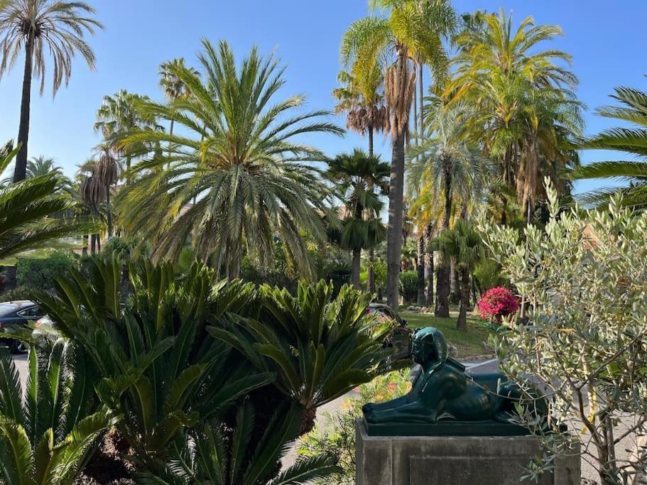 Beautiful Garden Apartment Steps From The Beach Menton Exterior foto
